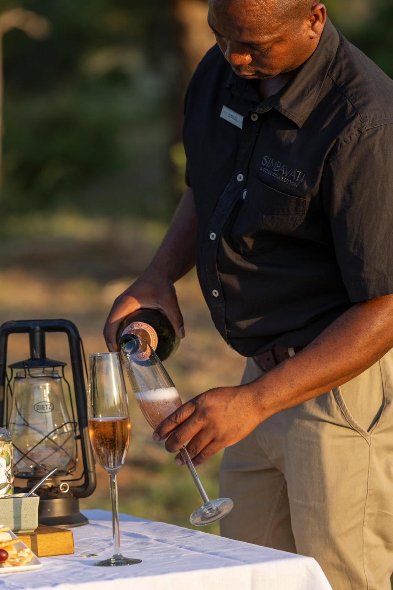 Simbavati River Lodge Timbavati Game Reserve Eksteriør billede