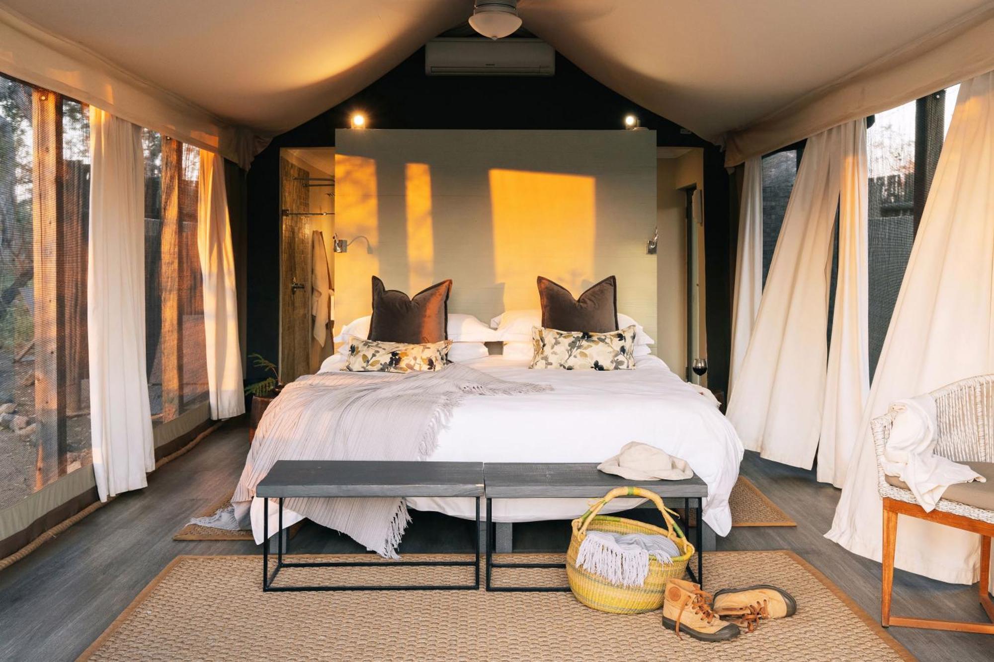 Simbavati River Lodge Timbavati Game Reserve Eksteriør billede